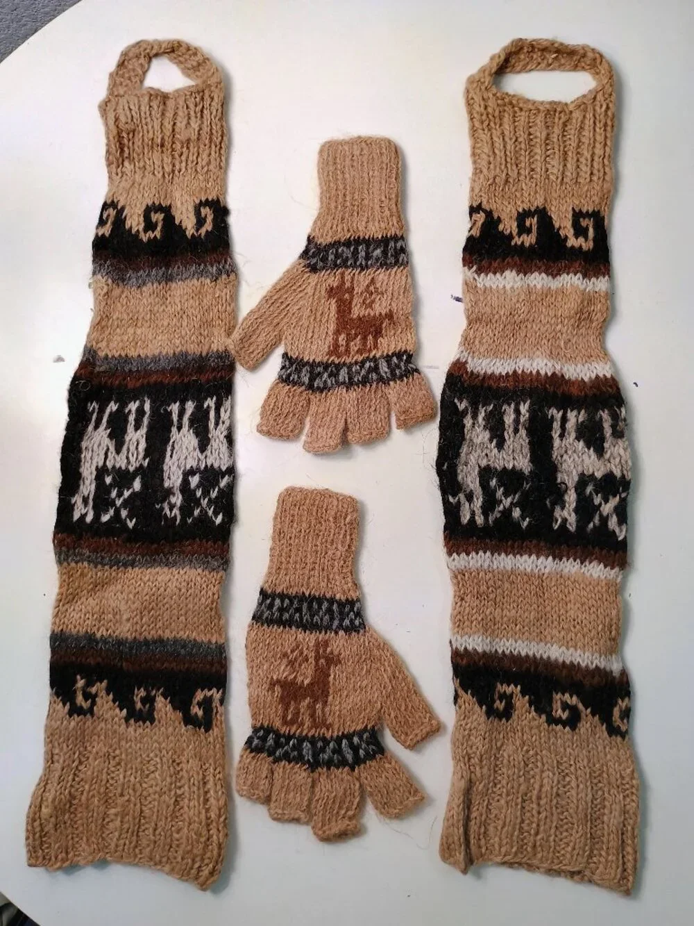 Cusco Hand Knit Leg Warmer Gloves Set